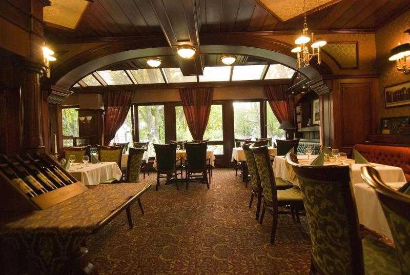 Hotel Golden Ball Club