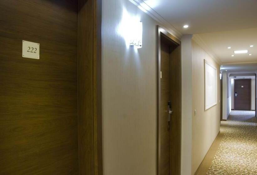 Hotel Golden Ball Club