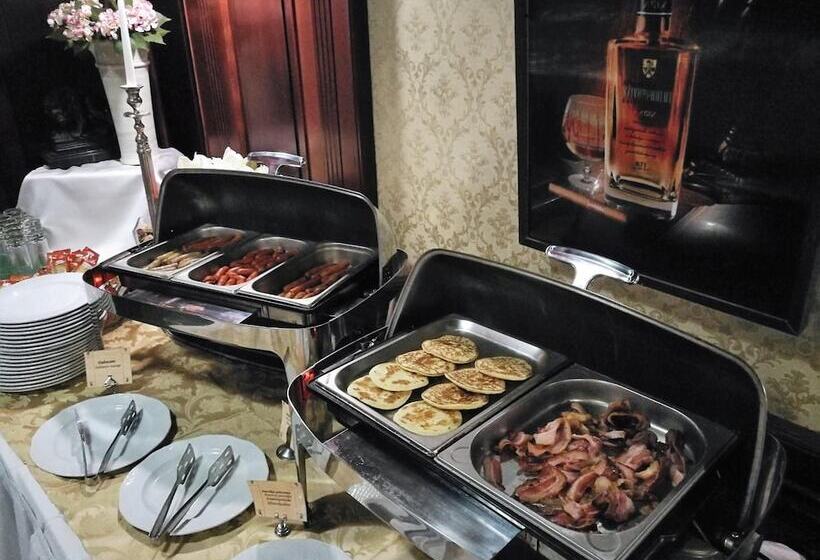 Hotel Golden Ball Club