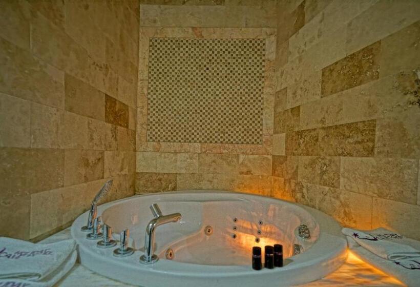 ホテル Holiday Cave