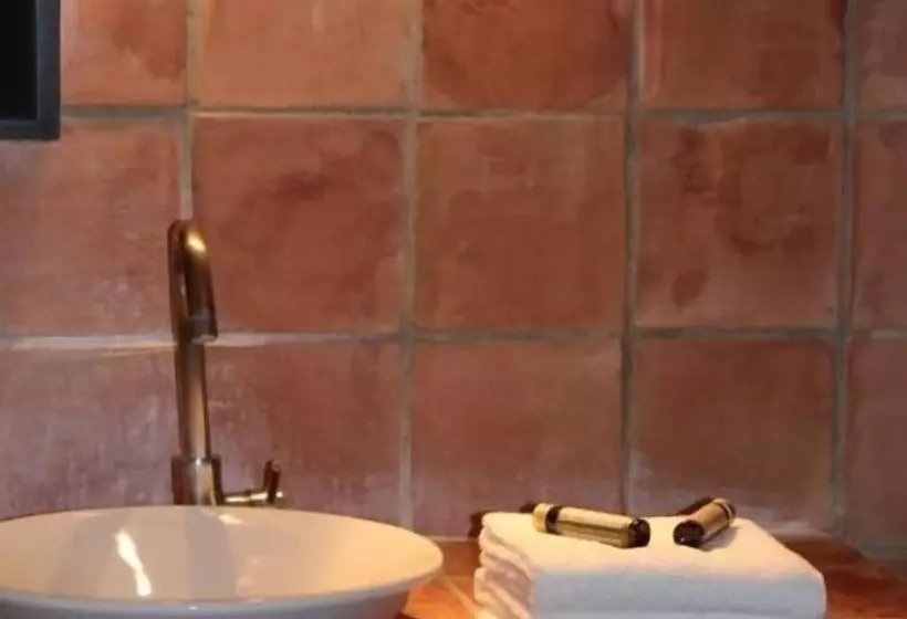 Отель Hôtel De Mirmande