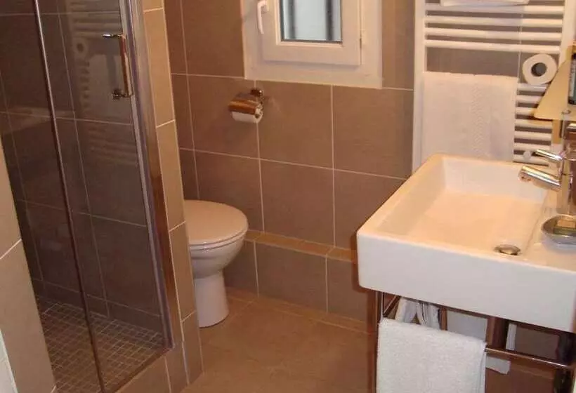 Отель Hôtel De Mirmande