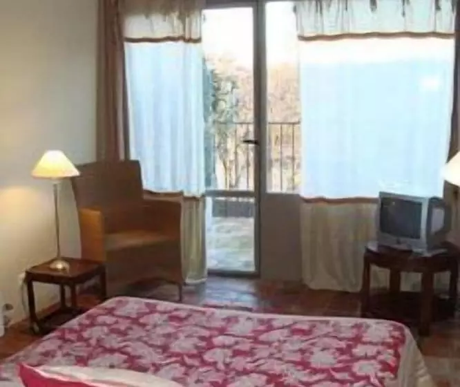 Отель Hôtel De Mirmande