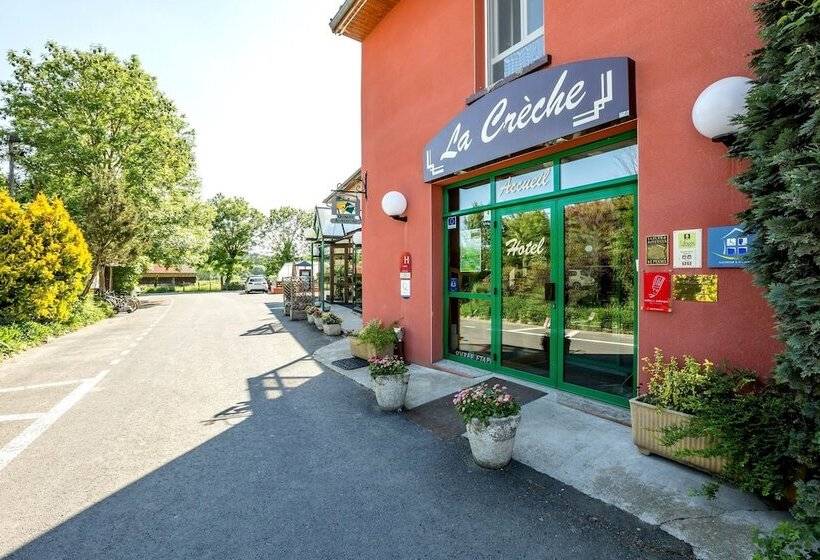 Отель Hôtel Restaurant La Crèche Et Sa Piscine Intérieure   Logis Hôtels