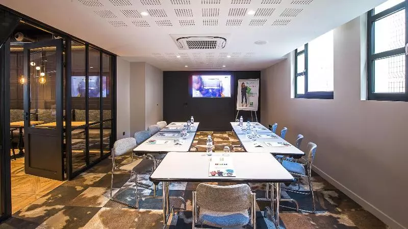 Hotel Ibis Styles Laval Centre Gare