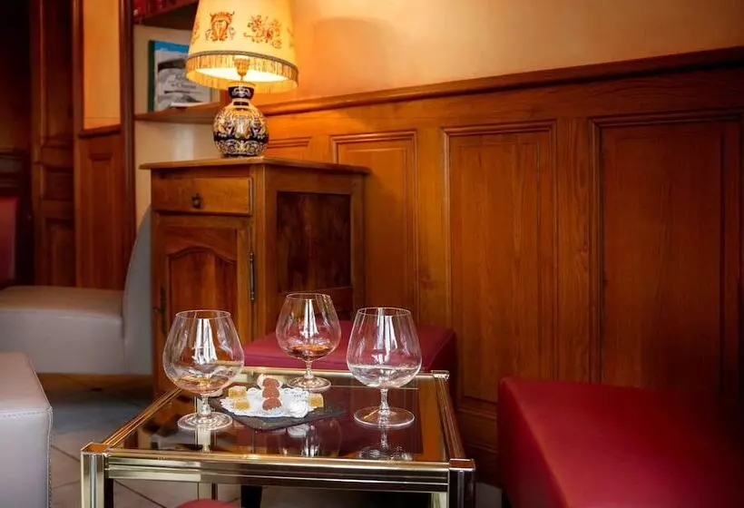 Отель La Chaumiere