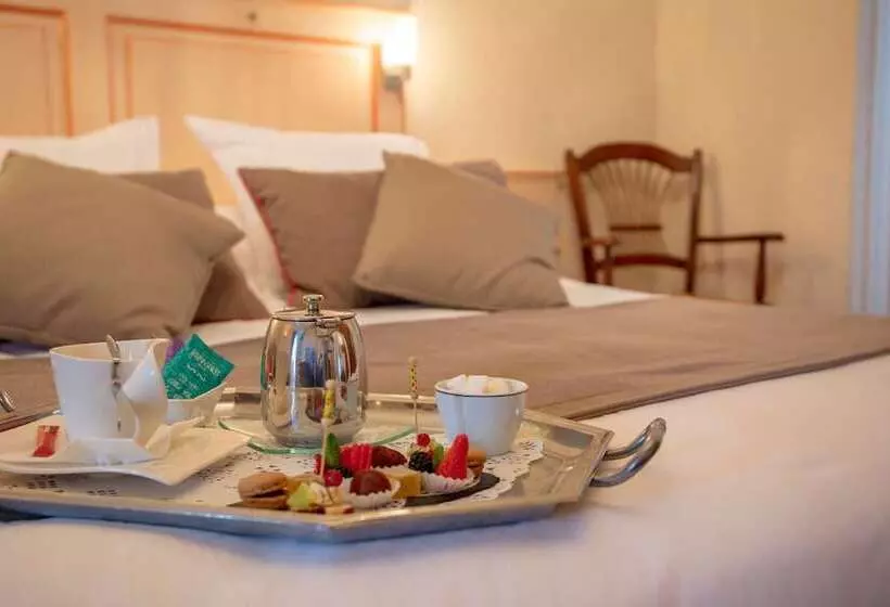 Отель La Chaumiere