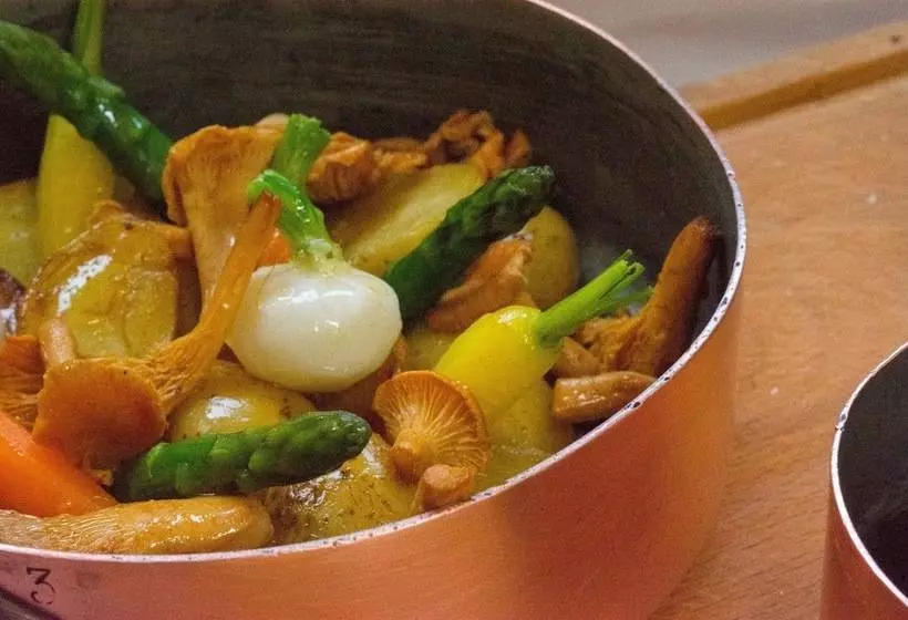 Отель La Chaumiere