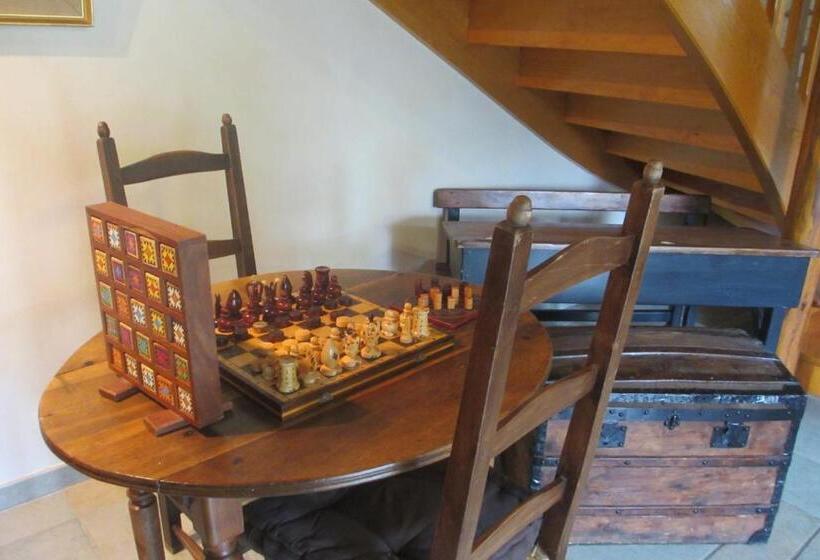 Отель Hôtel Restaurant La Crèche Et Sa Piscine Intérieure   Logis Hôtels