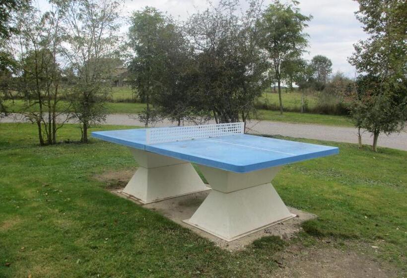 Отель Hôtel Restaurant La Crèche Et Sa Piscine Intérieure   Logis Hôtels