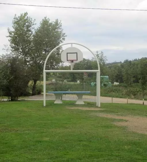 호텔 Hôtel Restaurant La Crèche Et Sa Piscine Intérieure Logis Hôtels
