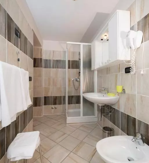 호텔 &restaurant Armanac De Toubie