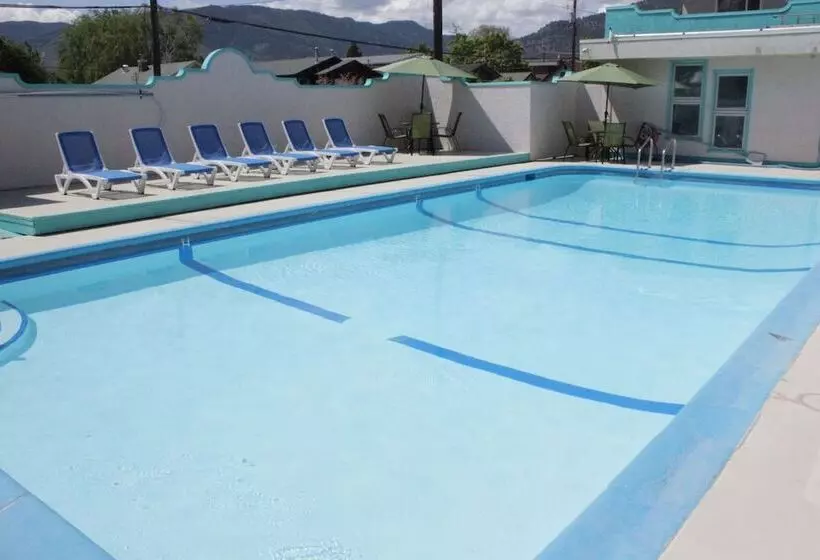 ホテル Tiki Shores Inn & Suites