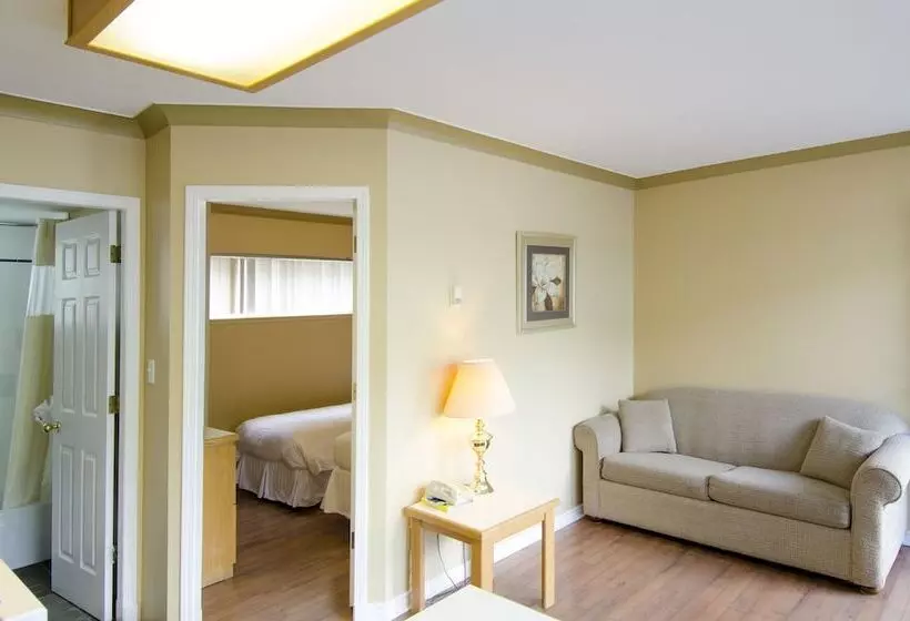 ホテル Tiki Shores Inn & Suites