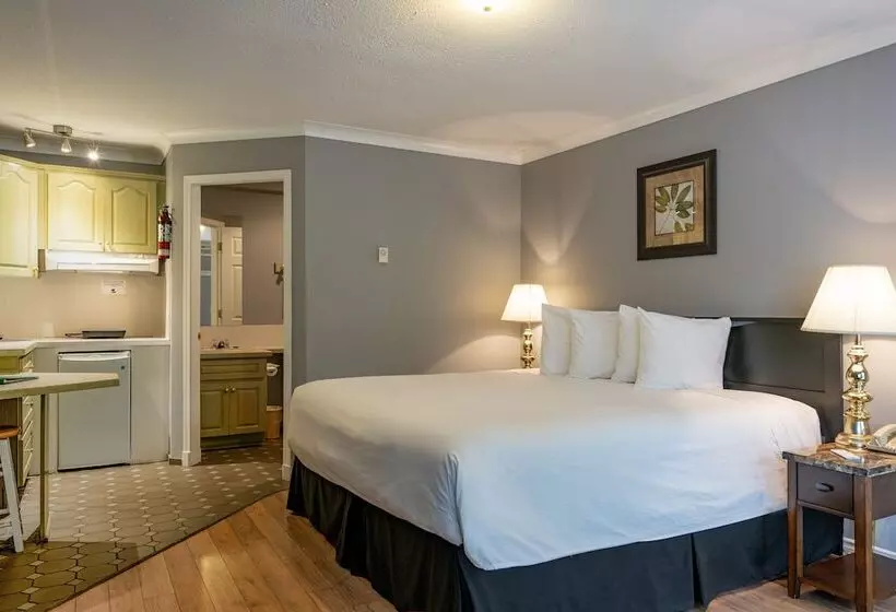 ホテル Tiki Shores Inn & Suites