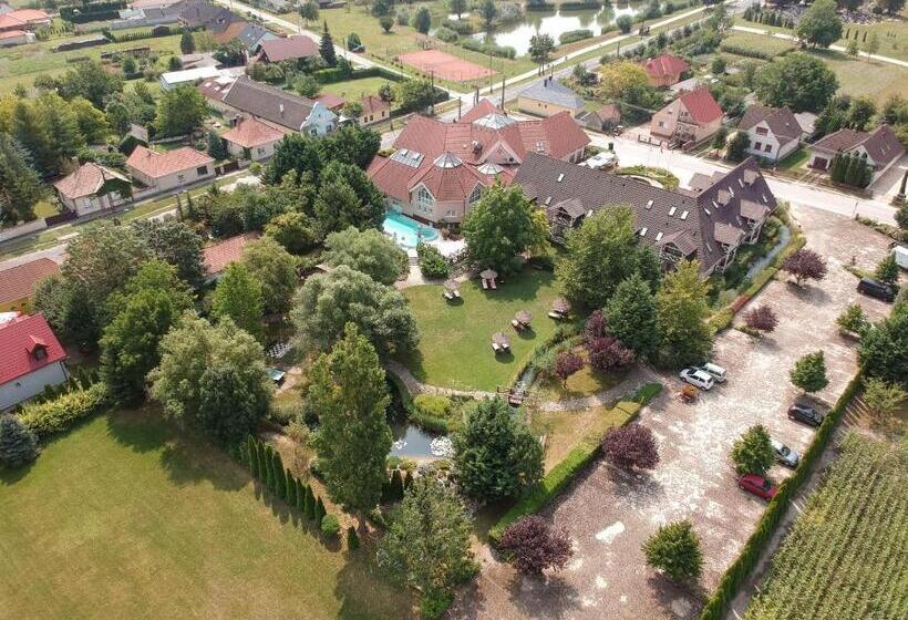 Orchidea Hotel Lipót