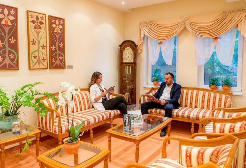 Orchidea Hotel Lipót