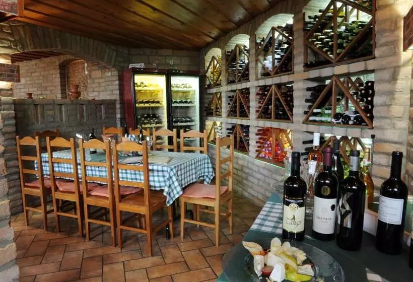 Orchidea Hotel Lipót