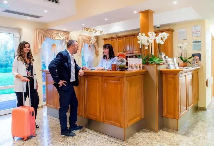 Orchidea Hotel Lipót
