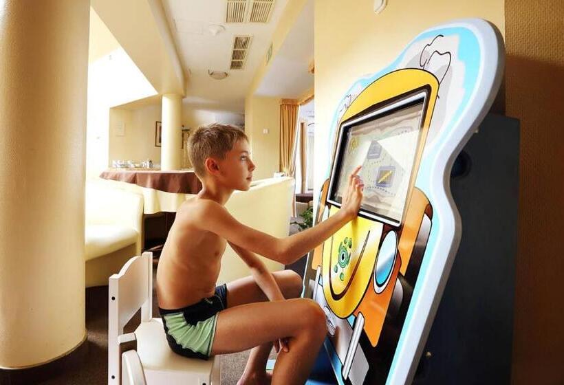 Orchidea Hotel Lipót