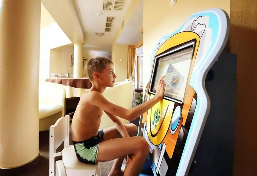 Orchidea Hotel Lipót