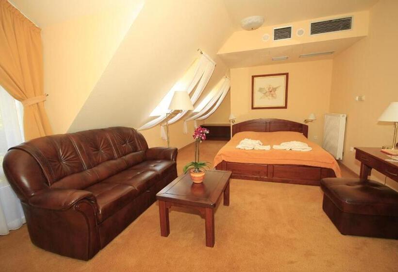 Orchidea Hotel Lipót