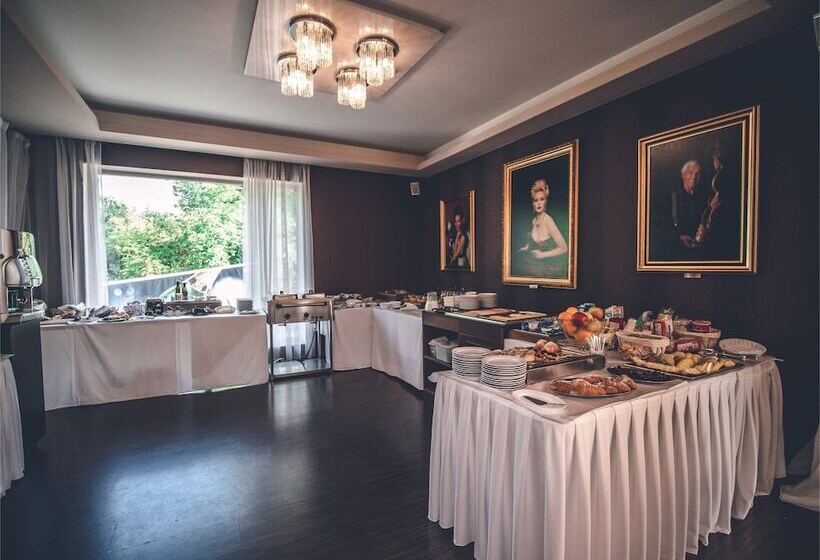 Golden Fish Hotel Apartments