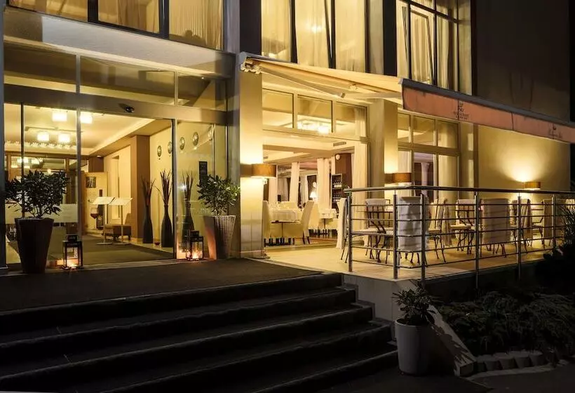 Golden Fish Hotel Apartments