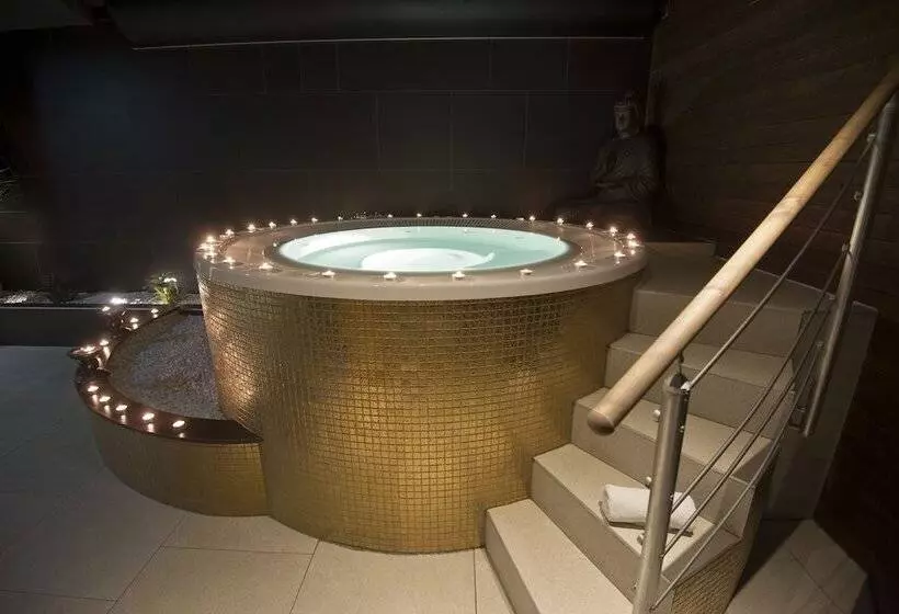 Golden Fish Hotel Apartments