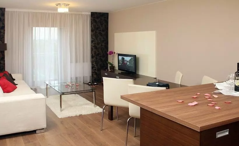 Golden Fish Hotel Apartments