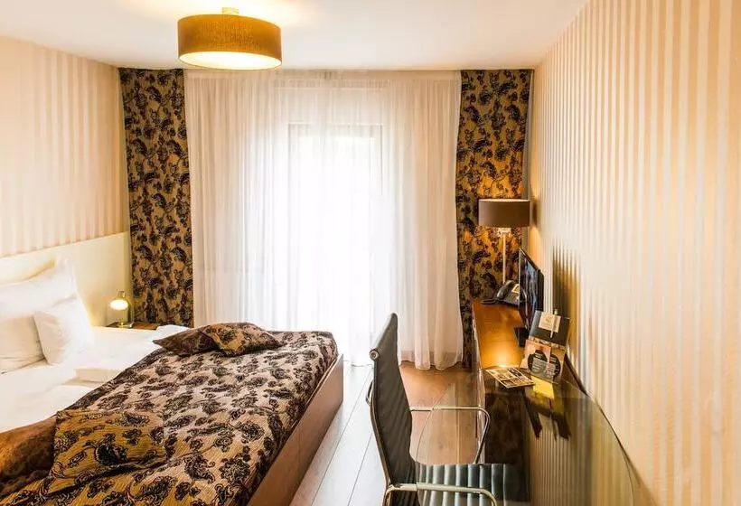 Golden Fish Hotel Apartments