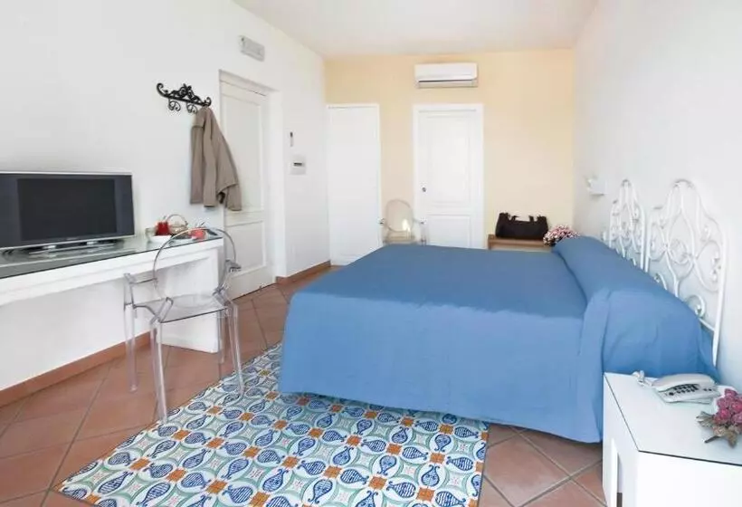 Отель Albergo La Vigna