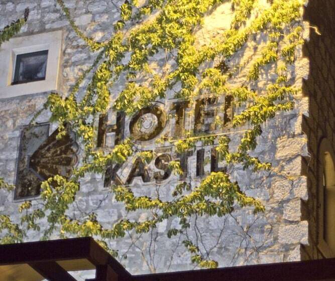 هتل Kaštil