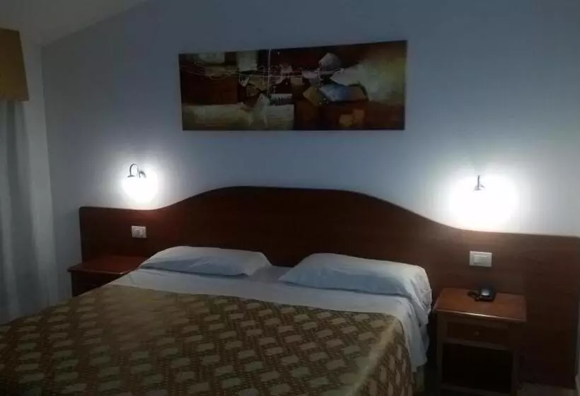 هتل La Piccola Stazione