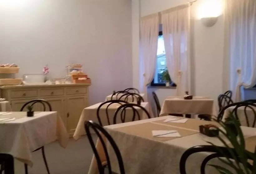 هتل La Piccola Stazione