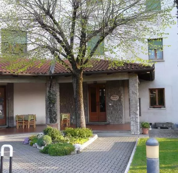 هتل La Piccola Stazione