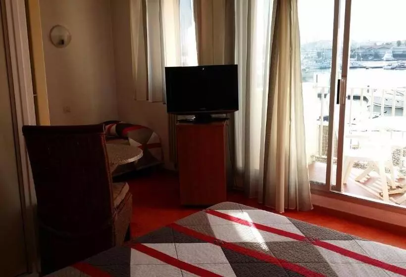 Hotel La Voile D' Or