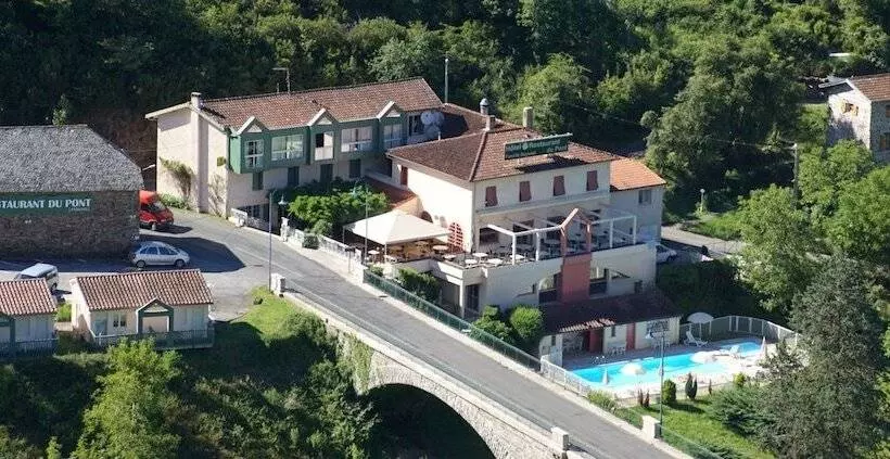 Logis Hotel Restaurant Du Pont