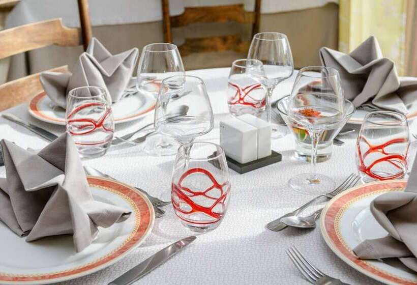 Logis Hotel Restaurant Du Pont