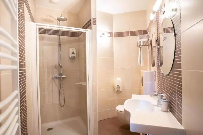 Logis Hotel Restaurant Du Pont