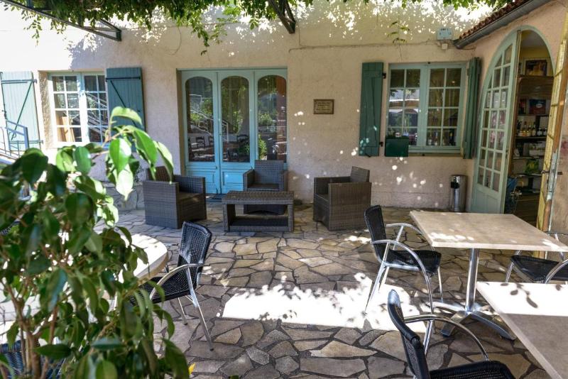 Logis Hotel Restaurant Du Pont