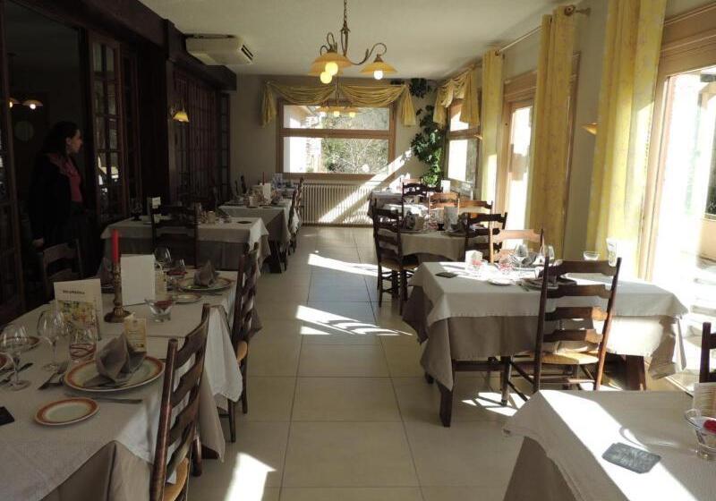 Logis Hotel Restaurant Du Pont