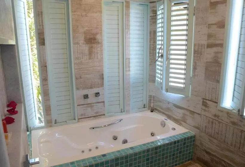 هتل Praiagogi Boutique Pousada