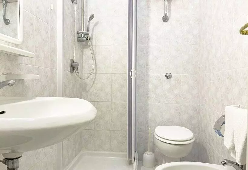 Отель Reginella