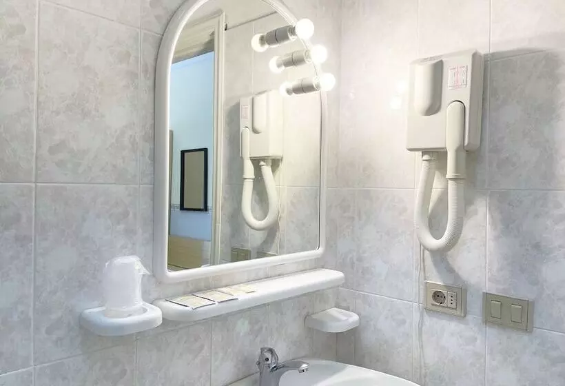 Отель Reginella