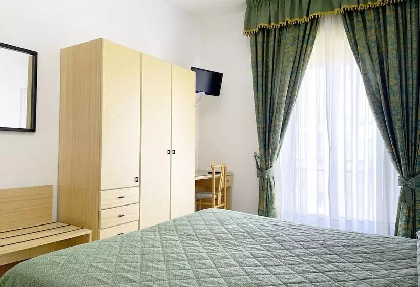 Отель Reginella