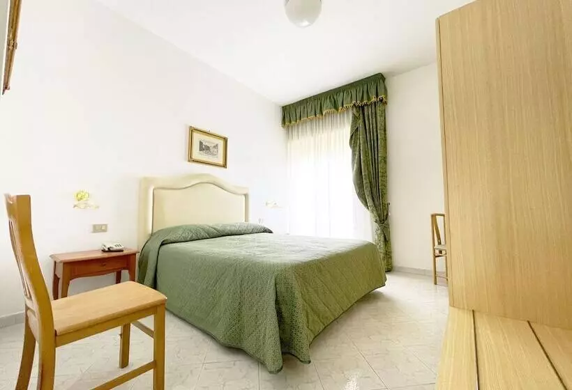 Отель Reginella