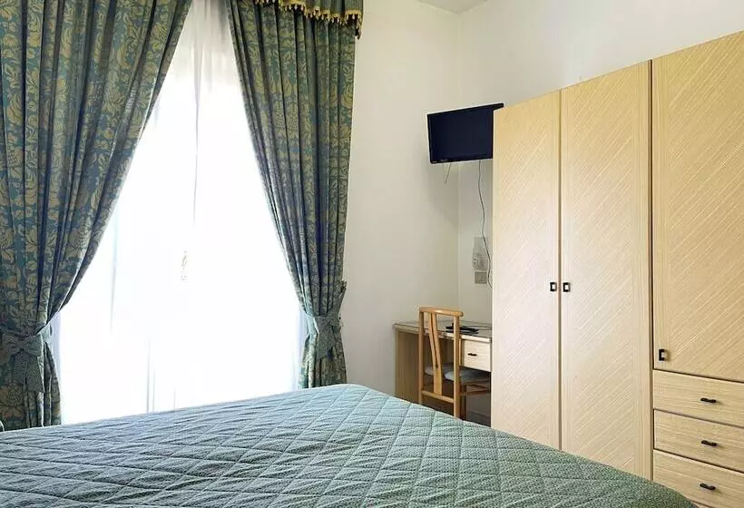 Отель Reginella