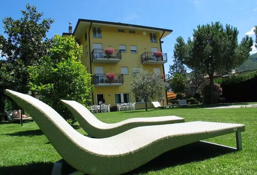 هتل Toresela Bike Am Gardasee