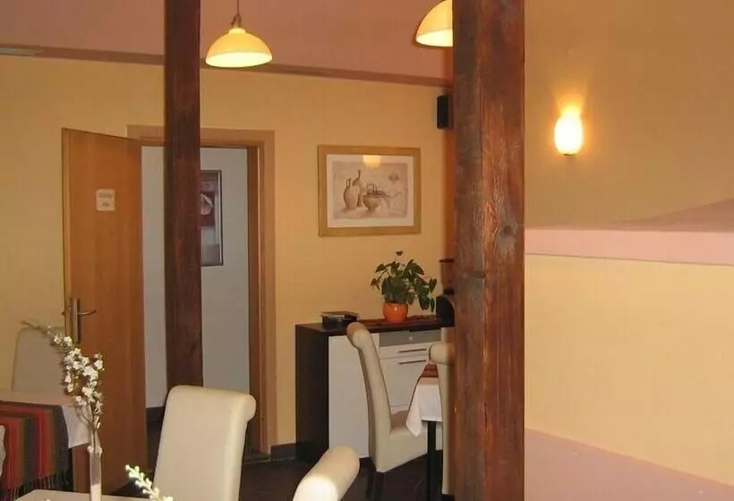 هتل Soba 7 Pekrska Vila